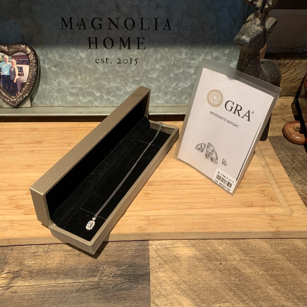 Magnolia Silver Halo Necklace with Clear Stone